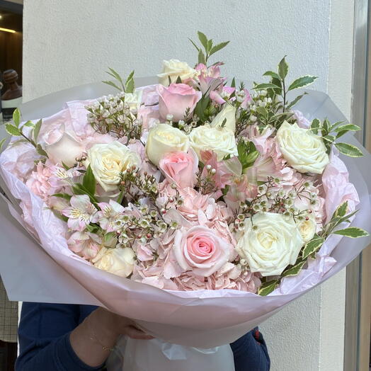 Pink bouquet with hydrangeas and roses