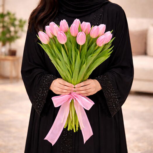 Ramo de mano de tulipanes rosados