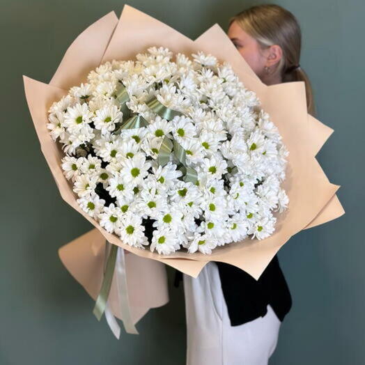 Элегантный белый букет хризантем-951