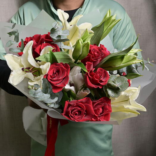 Red Rose and White Lily Bouquet   6552