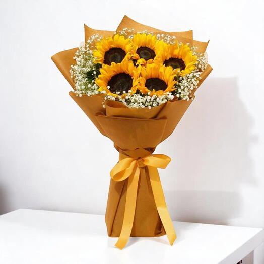 Golden Glow – 5 Sunflowers with Gypso Bouquet