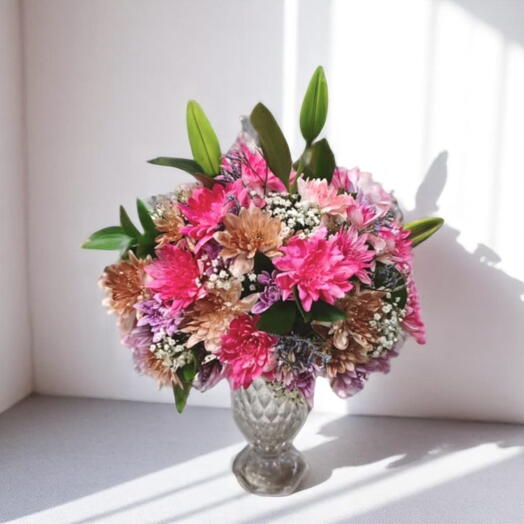 Хризантемы в вазе