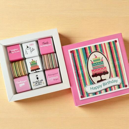 Коробка Pink Wishes – 9 премиальных бельгийских шоколадных конфет с поздравлениями ко дню рождения