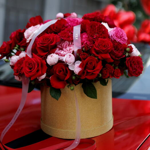 Joy of Nature: Box of 65 Red and Pink Roses