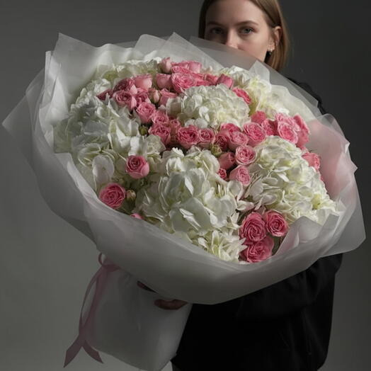 Bouquet with White hydrangeas and pink spray roses