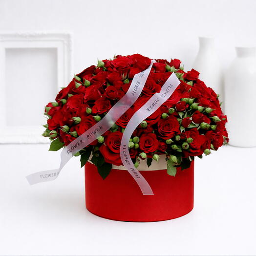 Caja Imperial Bloom – Rosas mixtas en capullo