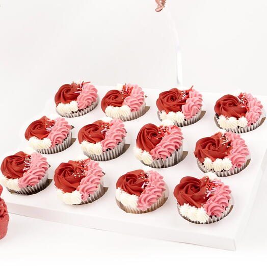 Подарочная коробка с 12 капкейками «Романтический завиток»