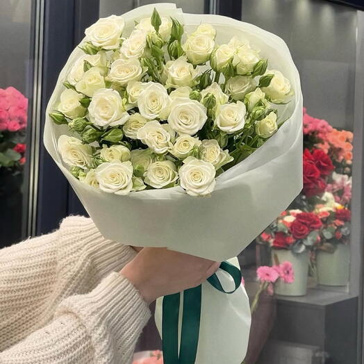 15 Stems White Spray Roses