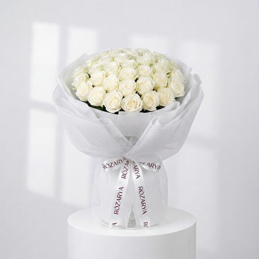 Премиальные белые розы: Жемчужное сияние средний