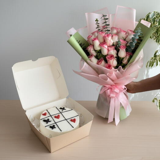21 Pink Revival Roses + Romantic Bento Cake