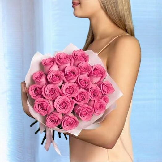 Элегантный розовый букет из роз