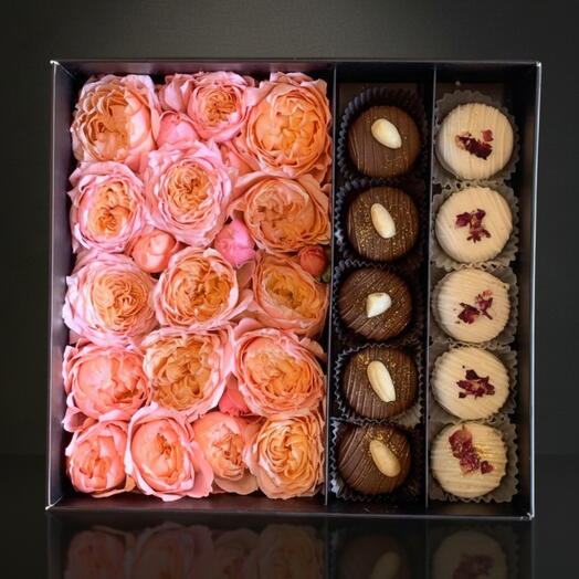 БОЛЬШАЯ КОРОБКА С ЦВЕТАМИ И ШОКОЛАДОМ (10 ШТ.) - БЕЗ ДЕКОРА