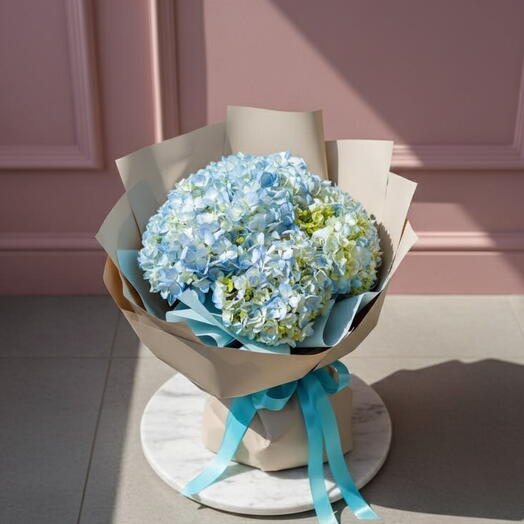 Bouquet of 7 blue hydrangeas