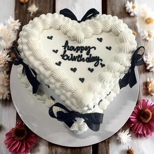 Heart Cake Black and White
