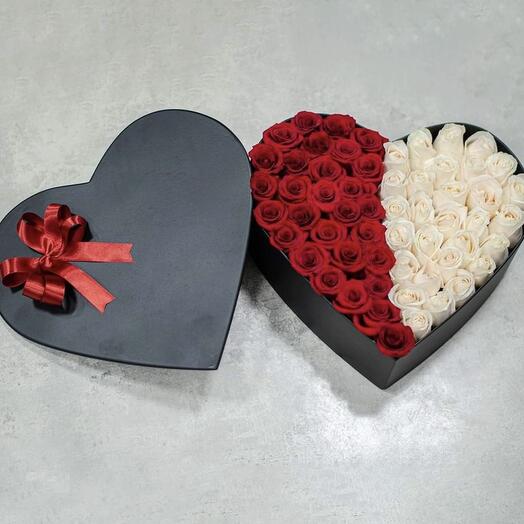 Премиальные розы в коробке-сердце