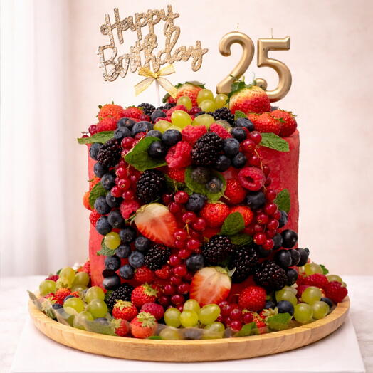 Арбузный торт с изобилием ягод