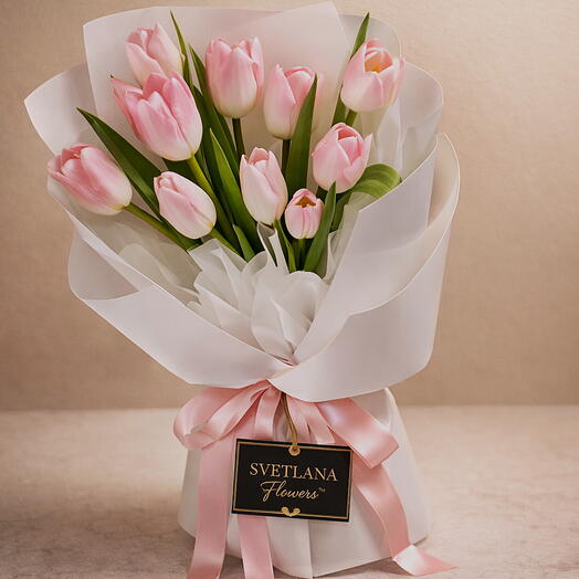 11 розовых тюльпанов – элегантный весенний цветочный букет