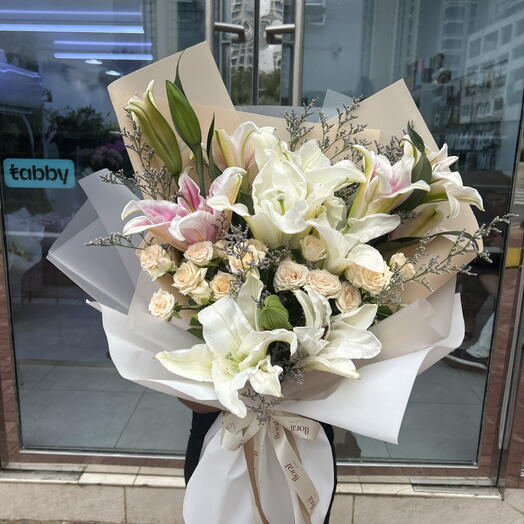 Любовь с лилиями