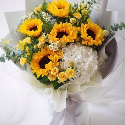 Sunflower and Hydrangea bouquet