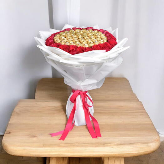 Роскошный букет из шоколадных роз