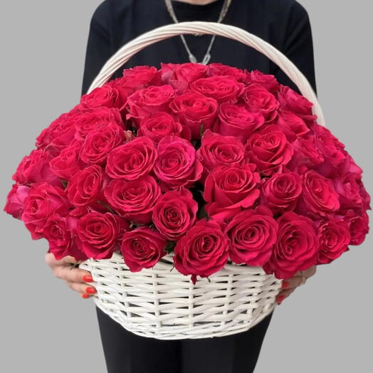 Роскошная корзина с 101 красной розой для годовщины или Дня святого Валентина