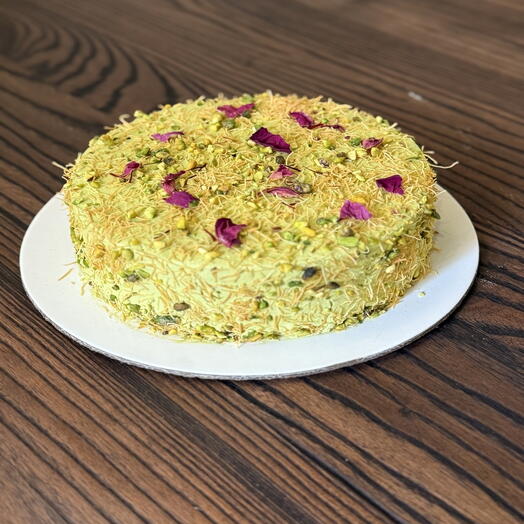 Pistachio kunafa cake
