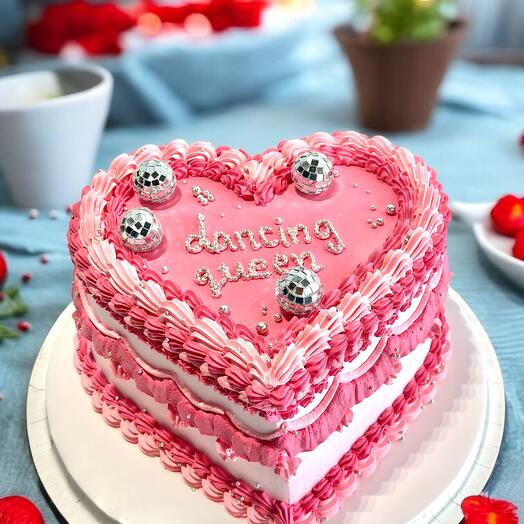 Pink Queen Love Cake