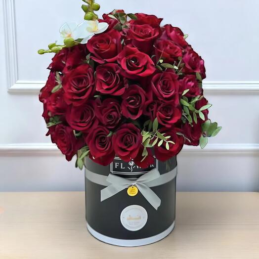 Red Jewels in the Box – Luxurious Hatbox of 45 Fresh Red Roses