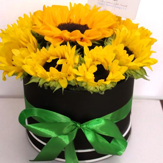 Sunshine Love – Sunflowers in Black Hatbox