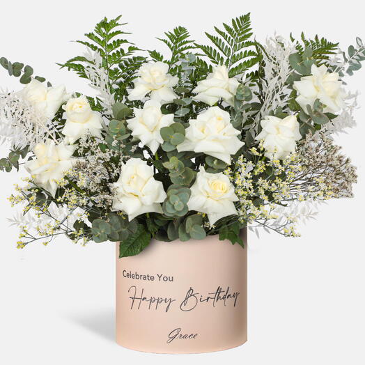 Copos de nieve alegres de cumpleaños en caja grande