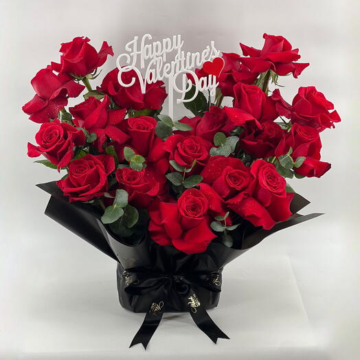 Bonne Saint-Valentin _ Un magnifique bouquet classique de roses rouges