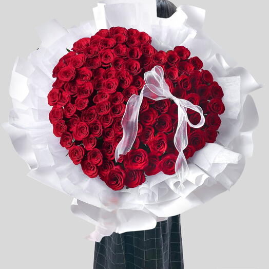 Сердце Валентина_ Букет‑сердце из 99 красных роз
