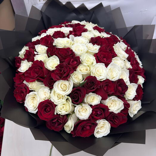 Mixed colour roses red and white