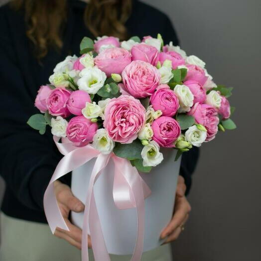 Premium Pink Roses in Flowers Box