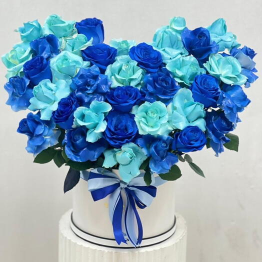 45 Mix Blue Roses Box
