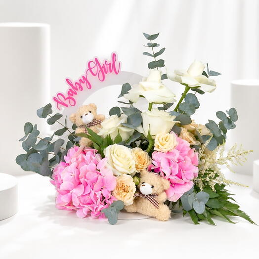 Arreglo floral "Paisaje onírico" para bebé niña