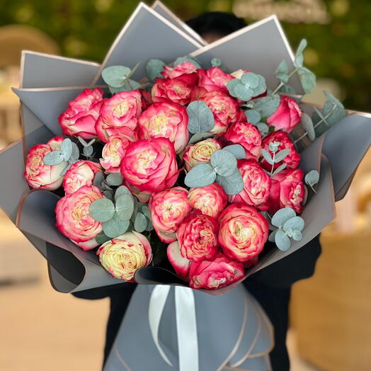 25 пионовидных роз Sweet Apple Jack