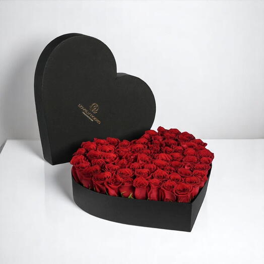 Коробка-сердце со свежими розами