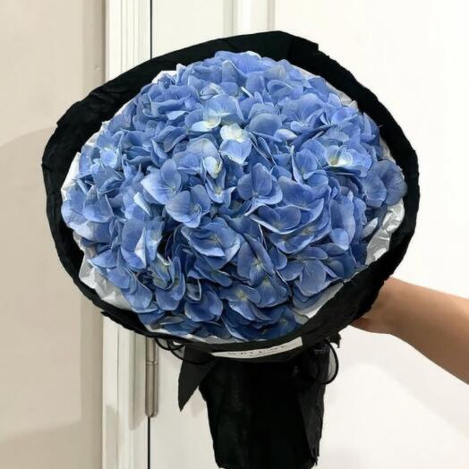 Посвящено папе