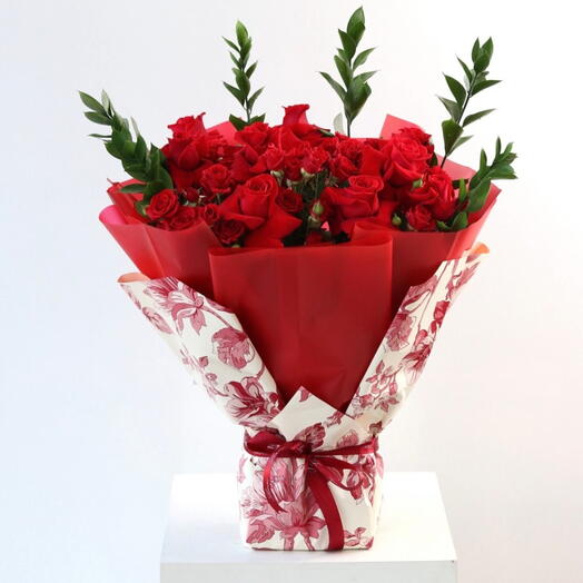 Christmas Present- Red Rose Stylish Bouquet