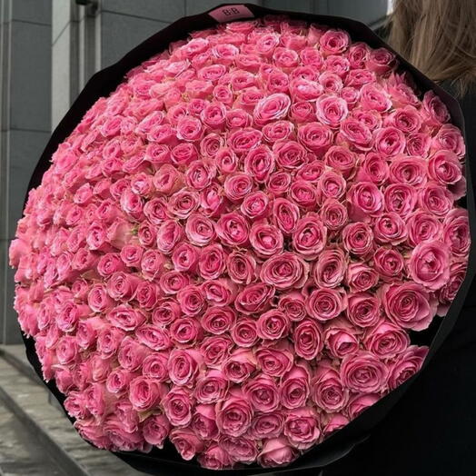 1000 Pink Roses Bouquet