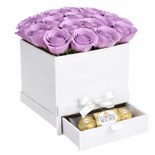 Boîte de roses violettes de luxe