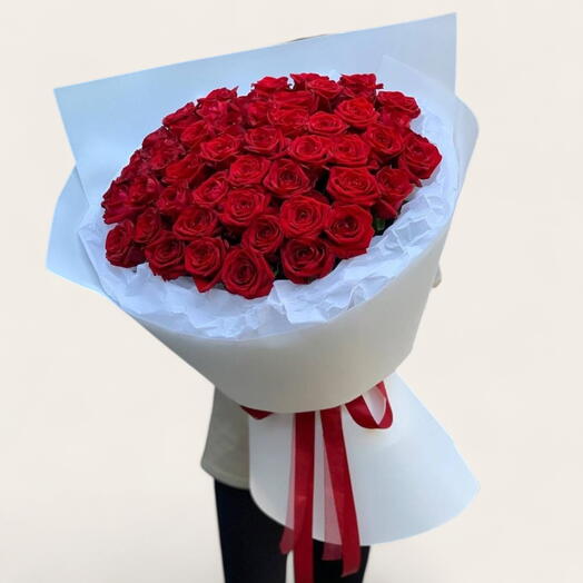 Букет из 99 роскошных красных роз для годовщины, дня рождения или Дня святого Валентина