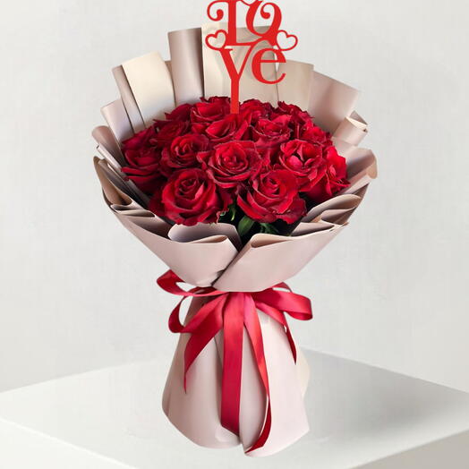 Купидон _ Букет из 29 красных роз для годовщины, дня рождения или Дня святого Валентина