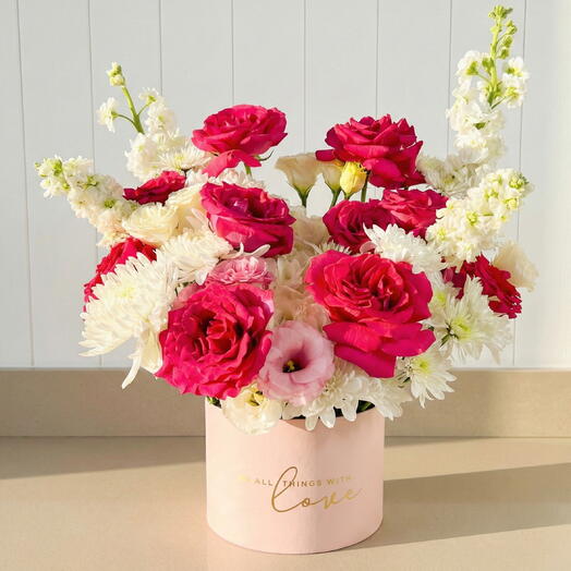 Scarlet Troika - Triple Tones of Elegance