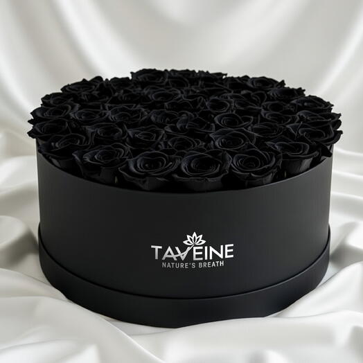 Роскошные чёрные розы