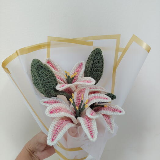 Artisanal Hand-Knitted Lily Bouquet – The Gift That Never Fades