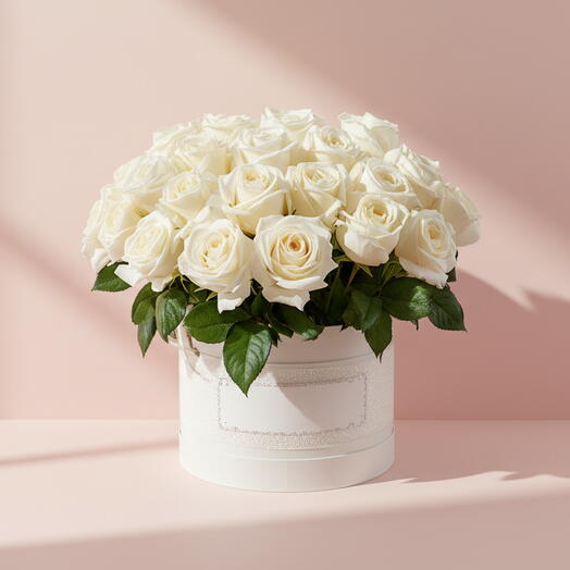 20 White Roses Classic Round Box