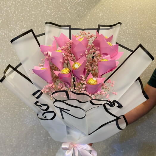 Pink Delight Chocolate Bouquet