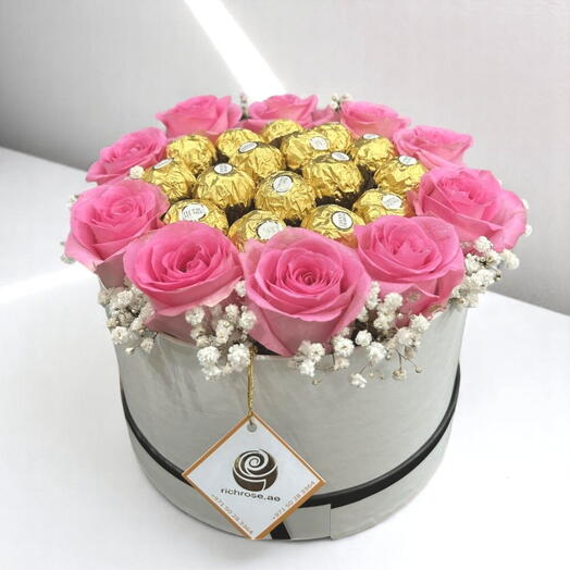 Спокойный день рождения - розы, коробка Ferrero Rocher